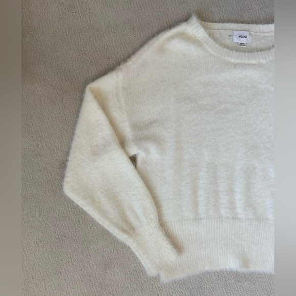 Ardene XS fuzzy white sweater - Picture 4 of 7